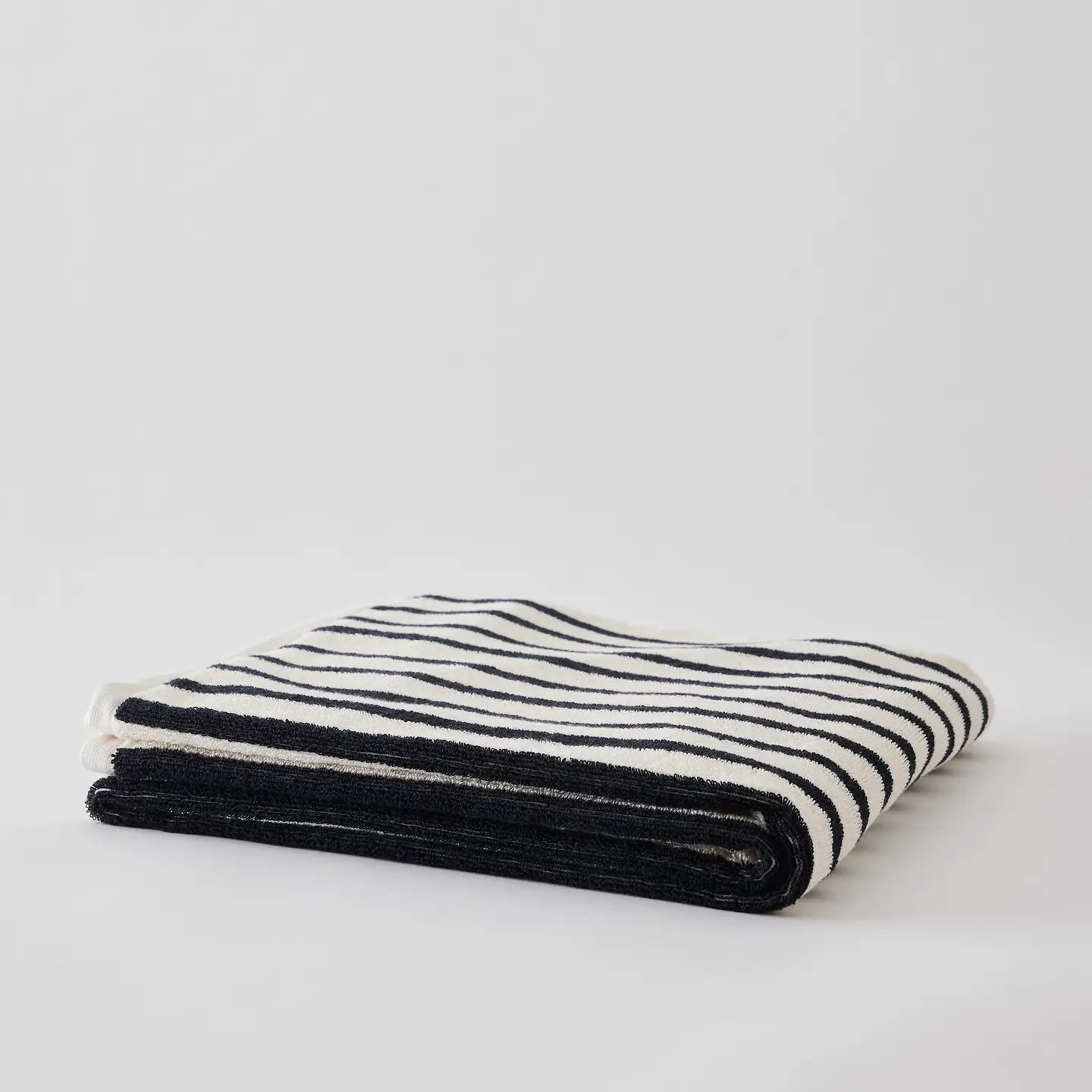 Bonnie Badetuch 70x140 cm - Schwarz - reflect design