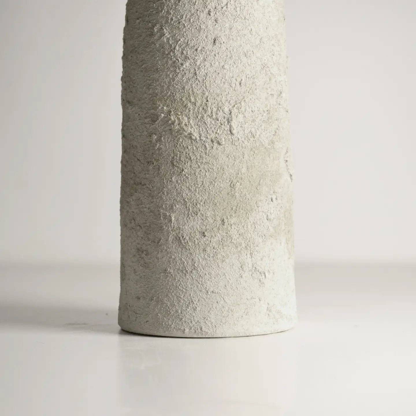 Armona Concrete - Handgefertigte Tischlampe - reflect design