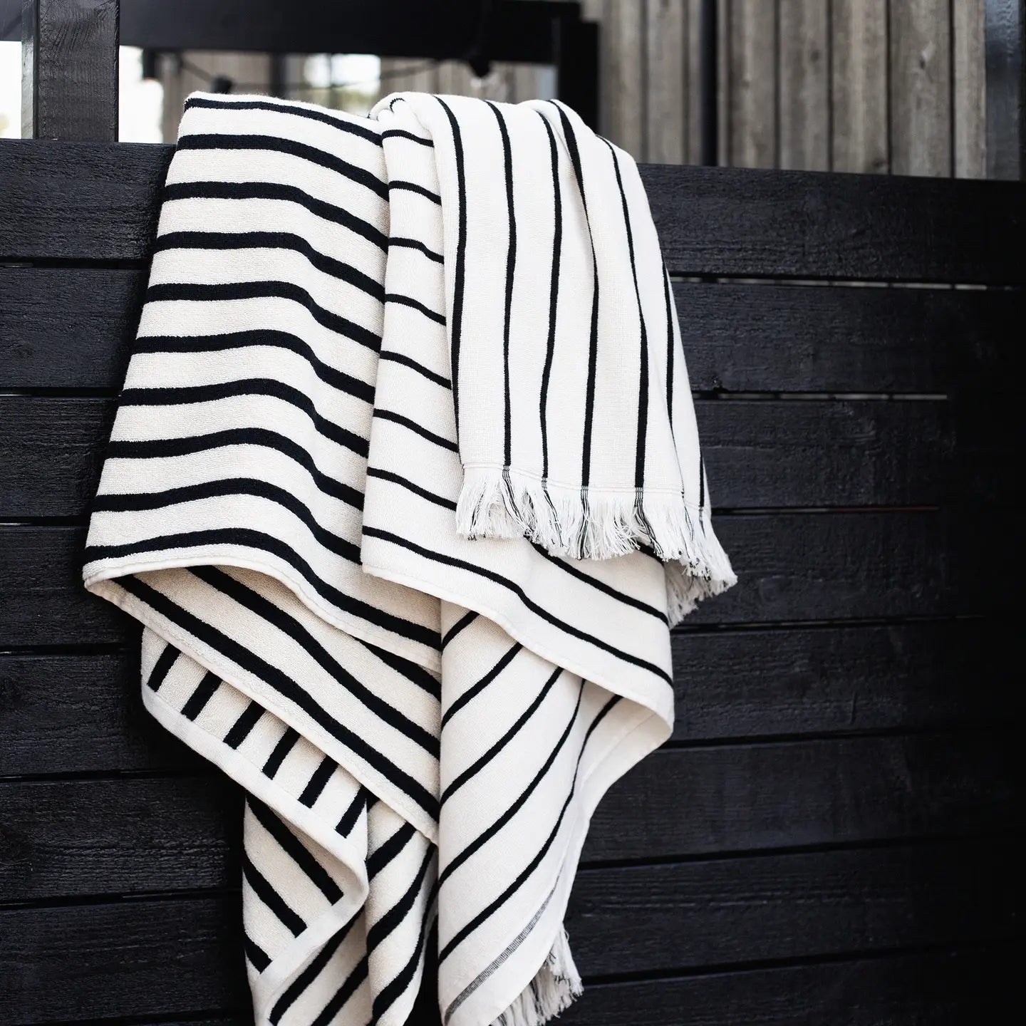 Bonnie Badetuch 70x140 cm - Schwarz - reflect design